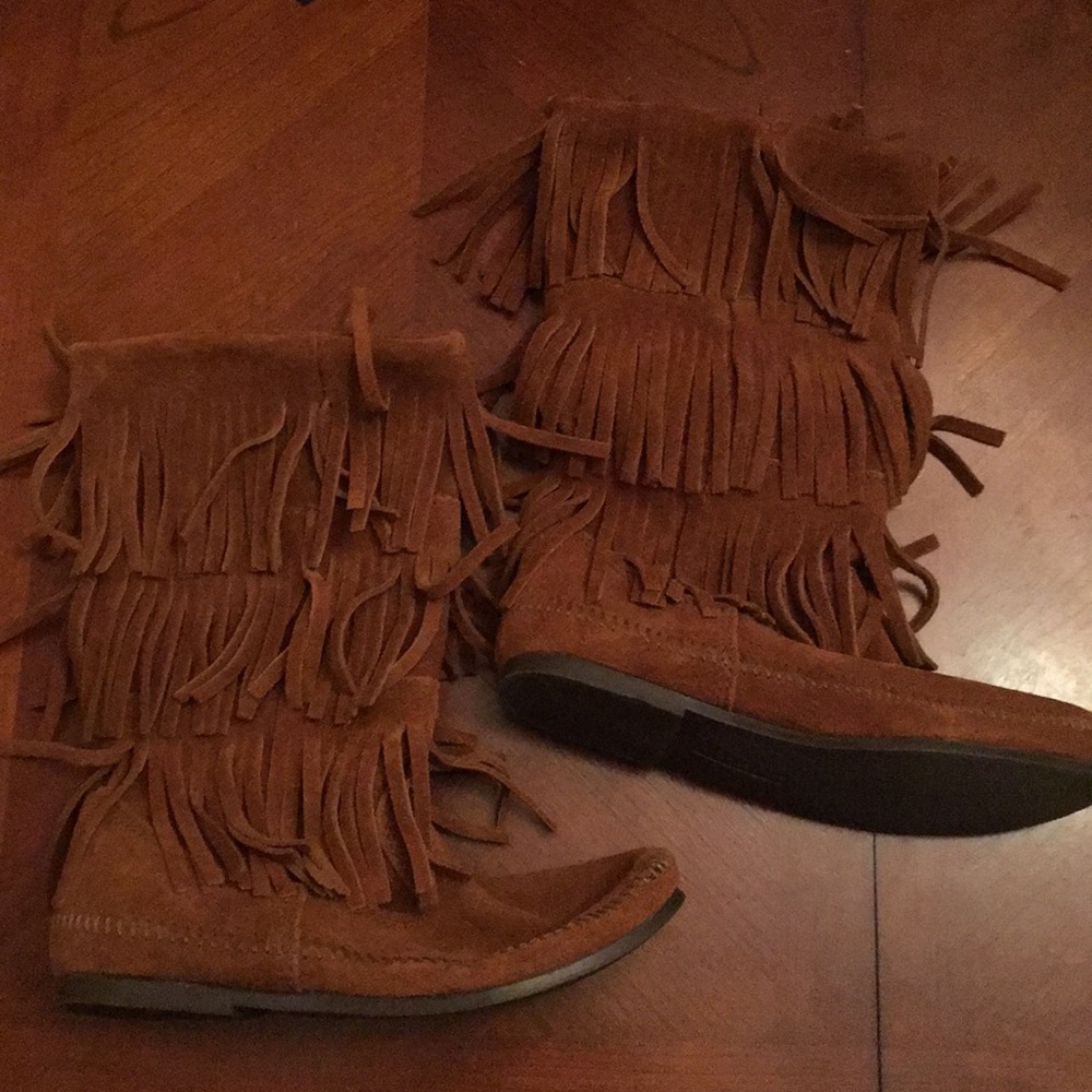 Brand New Minnetonka Fringe Moccasins